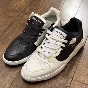 Givenchy Men’s Wing Low Mismatch Sneakers in size EU40 fits Sz US8